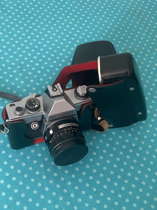 Продам фотоапарат Praktica L  з об’єктивом PENTACON 1,8/50 auto з чехлом.