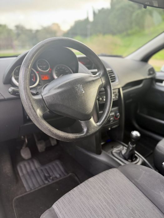 Peugeot 207 1.4 HDi 2L 2010