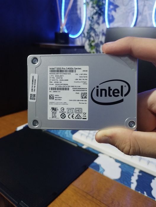 Ssd intel pro 5400s 256 gb sata