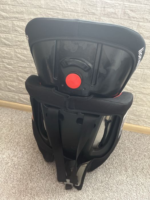 Дитяче автокрісло