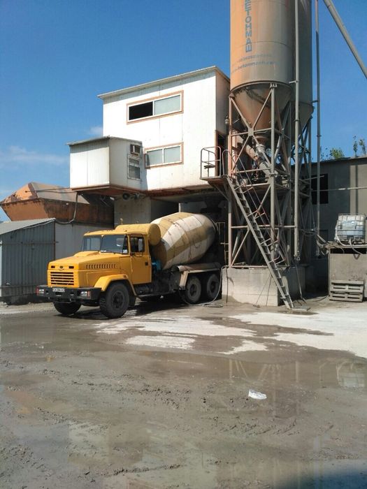 Бетон з доставкою.