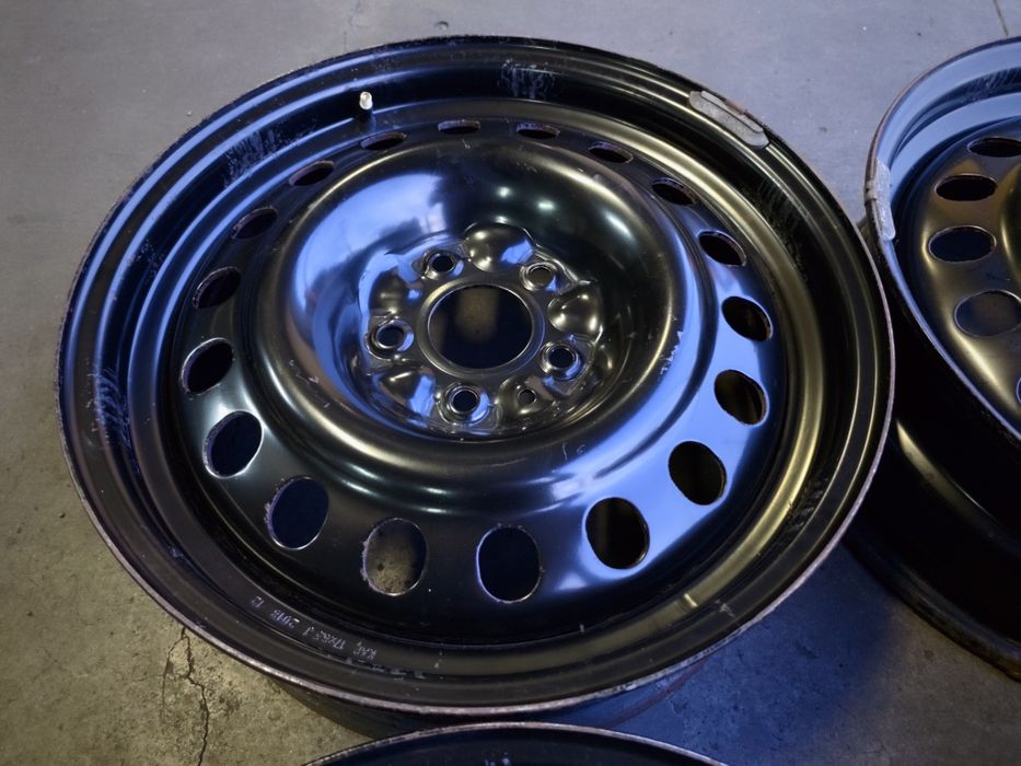 Диски залізні r17 5x114,3  6.5J et 50 dia 66.1 підходять на більшість корейських і японських авто.
