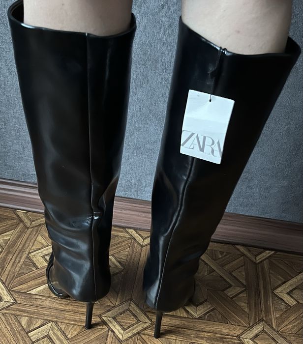 Продам новые сапожки демисезонные 39 размер Zara