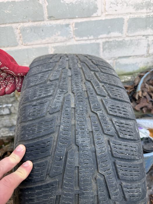 Nokian hakapelita 235/60/17