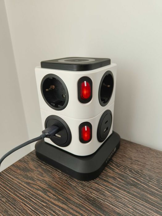 Настільний подовжувач з функцією бездротового заряджання Logan WSB6-2