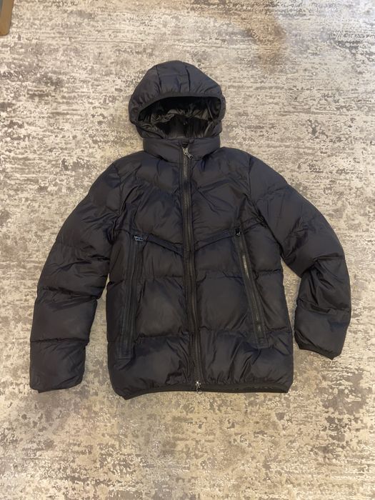 Пуховик найк чорний