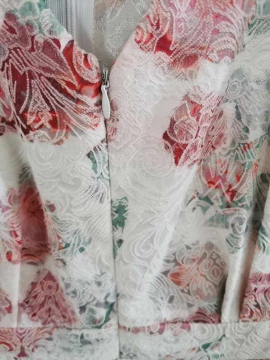 Elegancka sukienka ciążowa w kwiaty Branco r. L