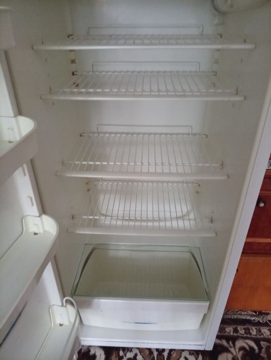 Холодильник з морозильною камерою General Frost