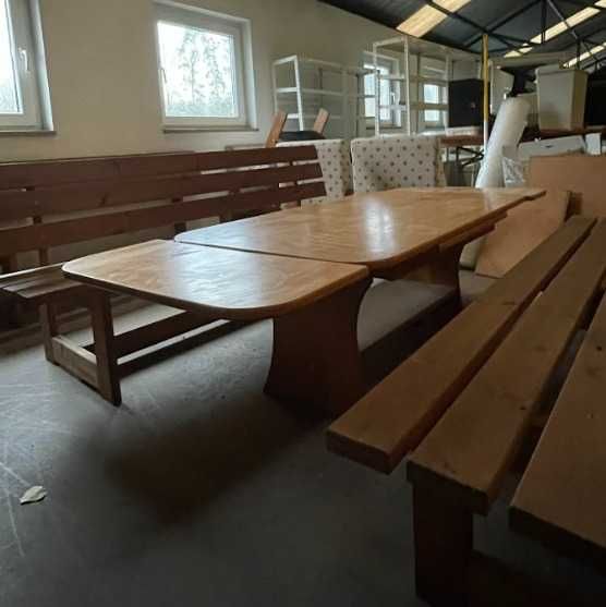 Conjunto de mesa + bancos em madeira