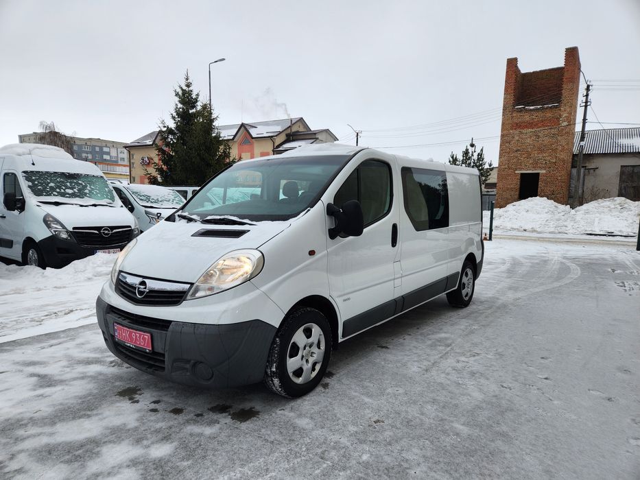 Опель Віваро 2011 рік, 2,0 дизель, 84 квт.Оригінальний вантажо-пасажир