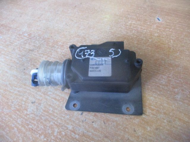 Fechadura / fecho da mala LAND ROVER Range Rover II (P38A)