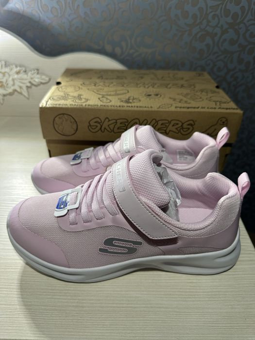 Skechers кросівки дівчинка розміри від  27,5 до 37