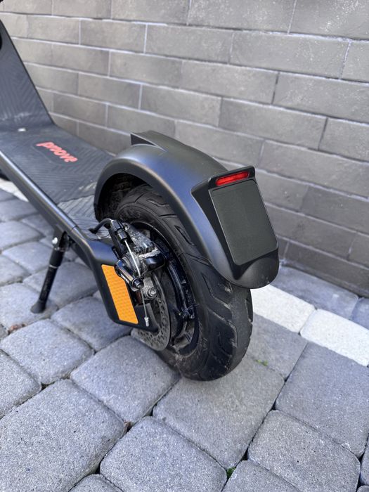 Продаю електросамокат Proove