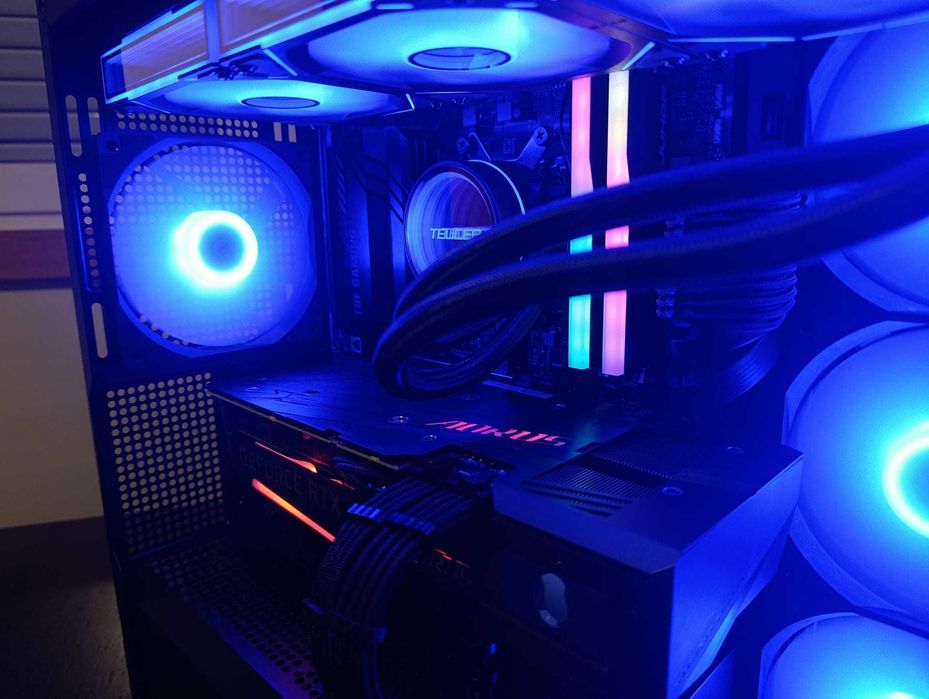 1_PC GAMING RTX 3070  Ryzen 7 7700  32GB RAM DDR5  1Tb SSD NVME