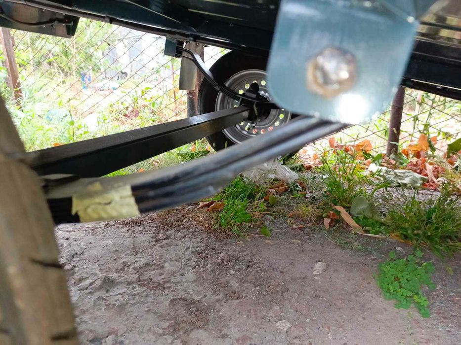 Великий легковий причіп підвищеної вантажопід"ємності