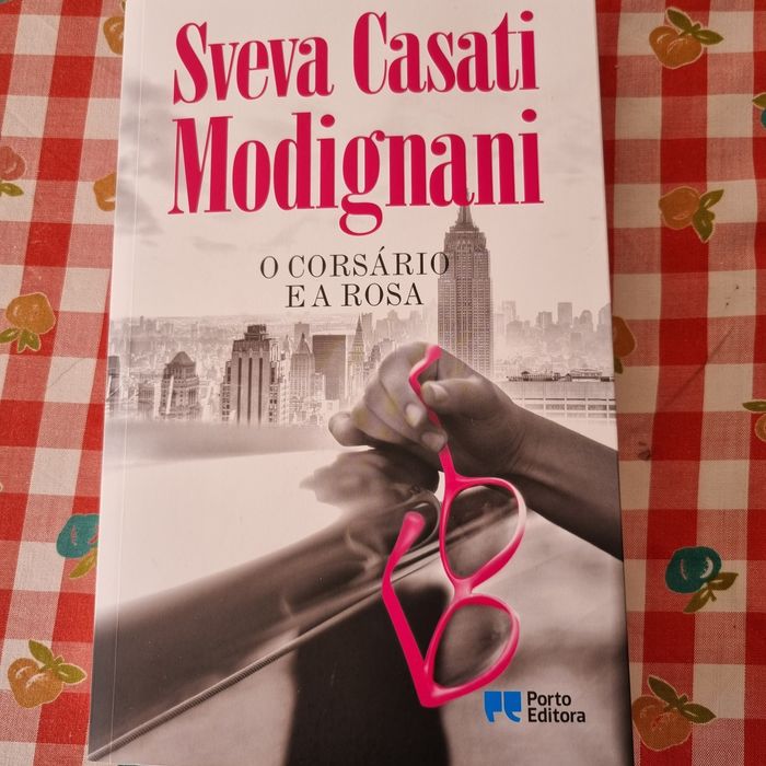 Livro  "O corsário e a rosa"
