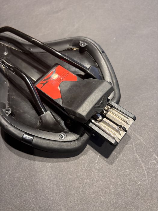 Siodełko merida gravel sl comp + multitool mocowany pod siodełkiem