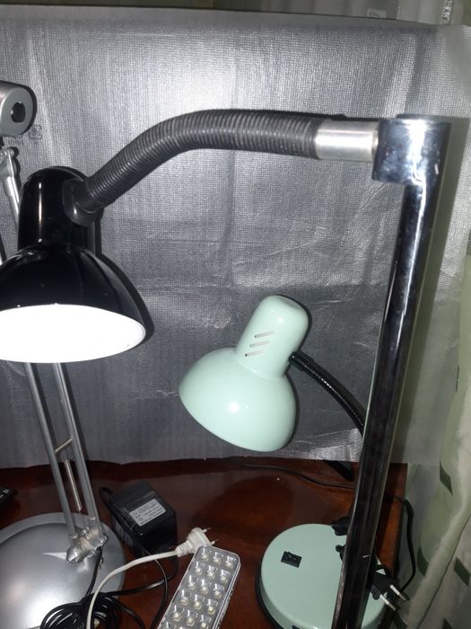 Настільний світильник б/в, для манікюру на струбцині н/ж.