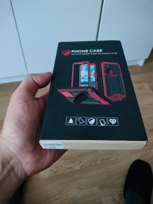 Sprzedam Etui powystawowe