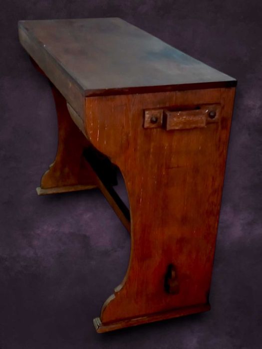 Aparador muito antigo