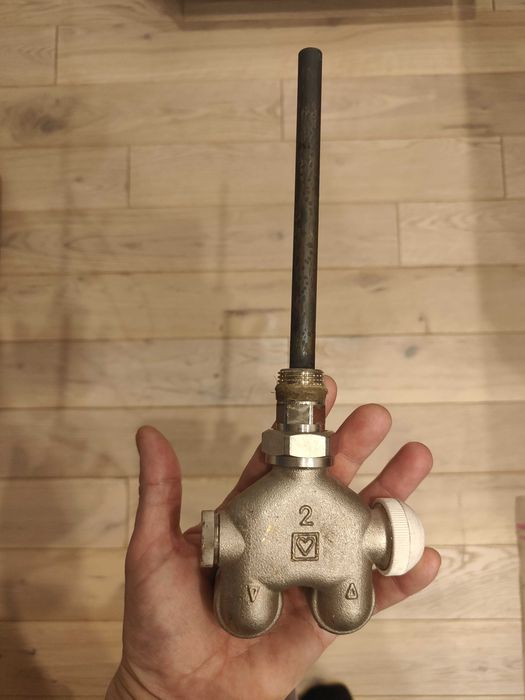 Przyłącze kontowe do grzejnika HERZ. zawór grzejnikowy