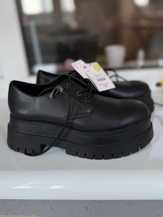 Ботинки Bershka на масивній підошві 37р