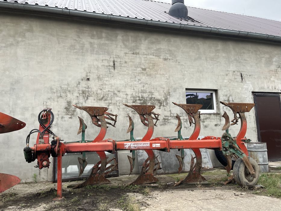 Plug kverneland  f 160 lemken