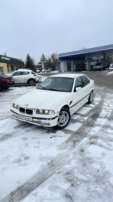 Продам бмв є36 на впевниному ходу