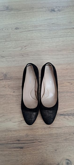Buty damskie na obcasie, zamszowe Lasocki, rozmiar. 41