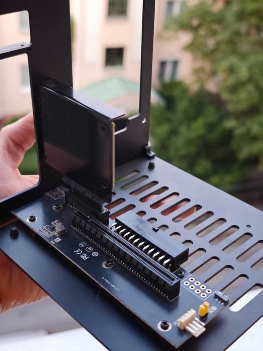 Stacja eGPU TH3P4G3 Thunderbolt 3/4 L17 + stelaż i kabel