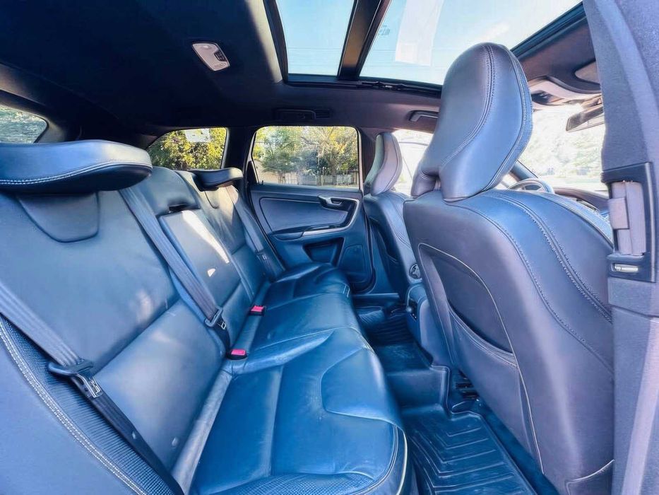 Volvo XC60      2015