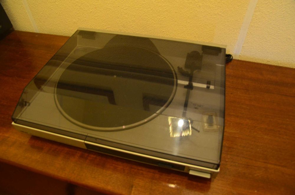 Gira Discos Akai AP-X1