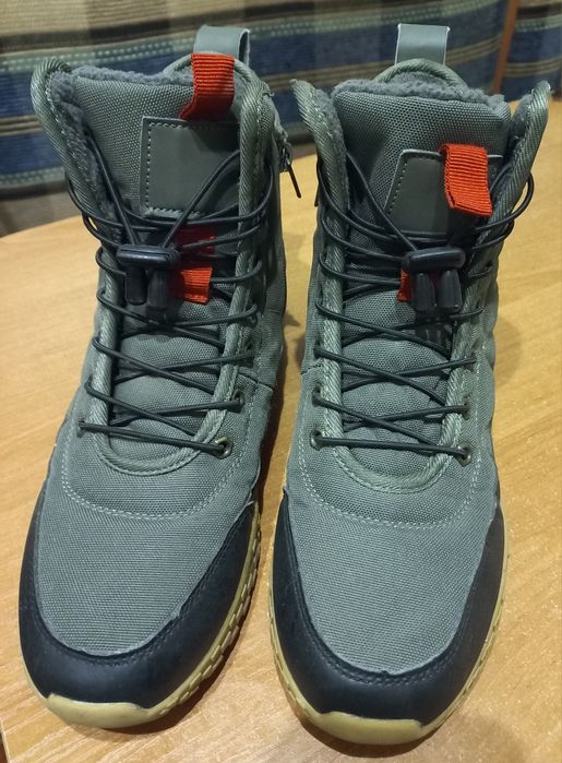 Трекінгові черевики Reserved