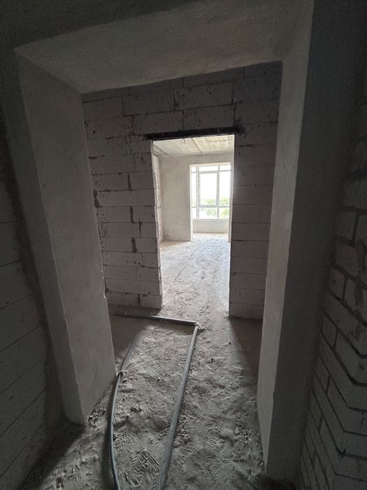 Продам 1 кімнатну квартиру 42кв.м!