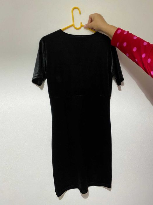 Vestido preto justo