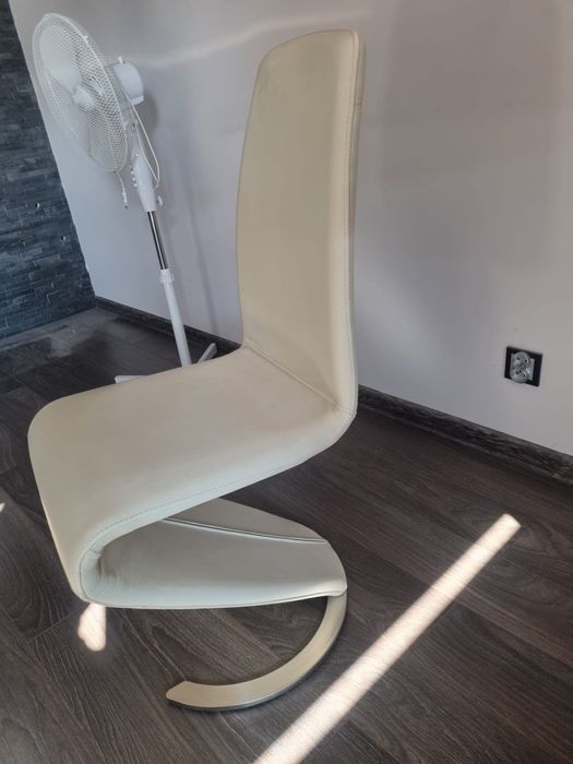 Komplet 6 krzeseł skórzanych kolor jasny