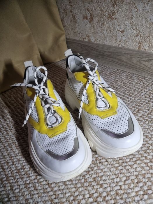 Кросівки для дівчинки, жінки