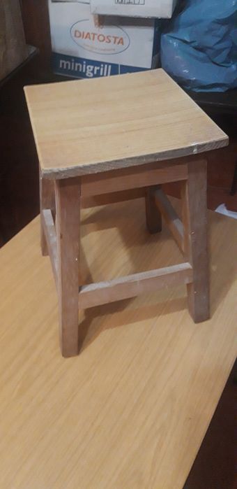 Banco Pequeno em Madeira