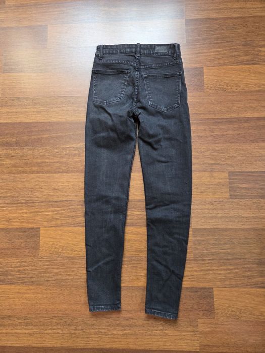 Bershka, rozm.34/36, Czarne spodnie dżinsowe