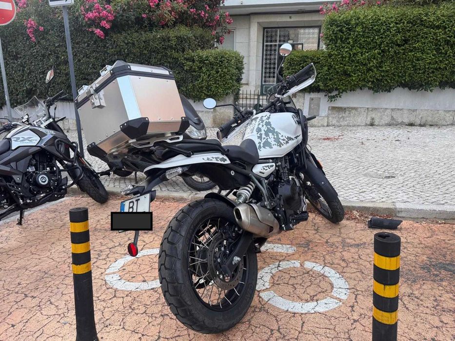 Royal Enfield Himalayan 450 - Kamet White