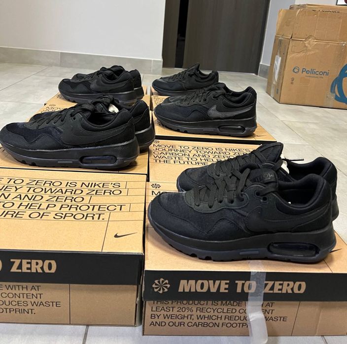 Опт кросівки найк Снікерcи Air Max Motif (GS)
