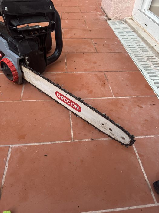 Motosserra elétrica Oregon 2400w