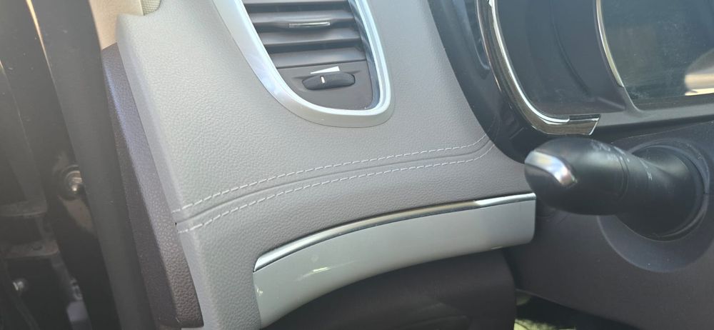 Konsola Renault Espace V 5 initiale deska rozdzielcza oryginalna