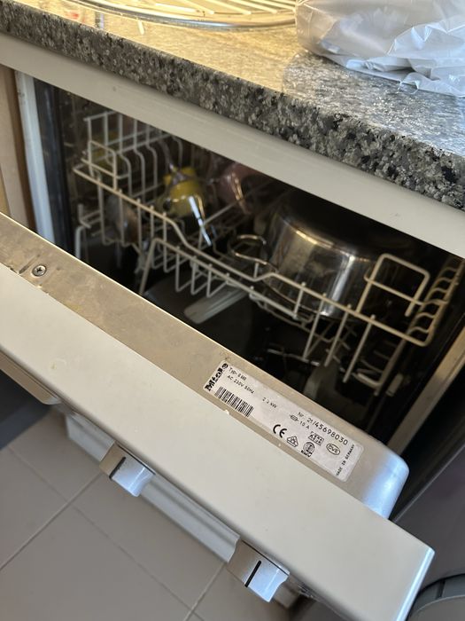 Maquina loiça Míele