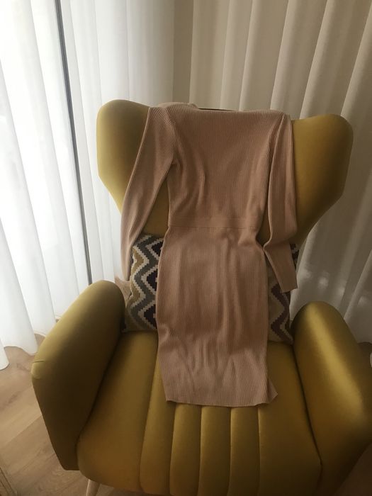 Veatido guess M bege