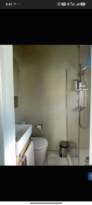 Quartos para estudante universitária, junto ao metro de Arroios, Praça do Chile. Fazemos contrato de arrendamento e emitimos fatura recibo