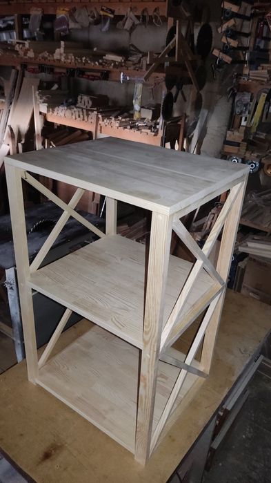 Дерев'яна підставка (підлогова або настільна полиця)