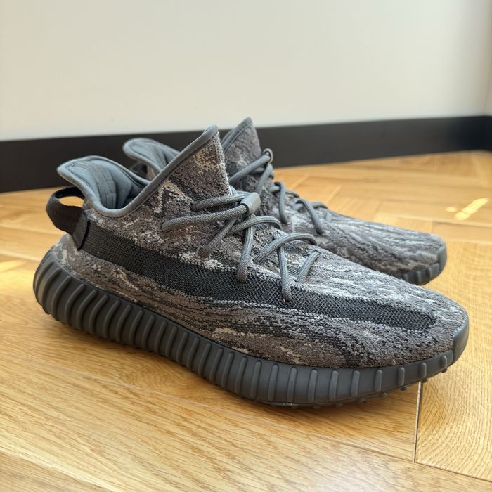 Yeezy Boost 350 V2