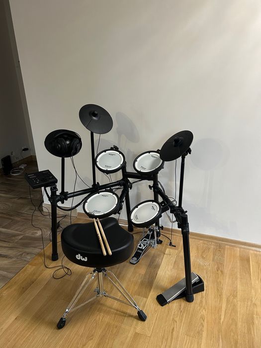 Perkusja elektroniczna Roland TD-07DMK + Stołek DW Profesional + Pedał