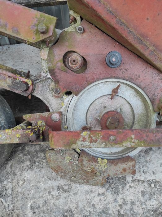 Продам секції бурякової сівалки